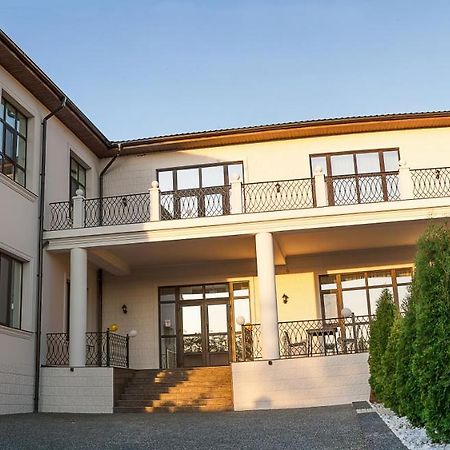Hotel Colinele Aurii Cimislia Extérieur photo