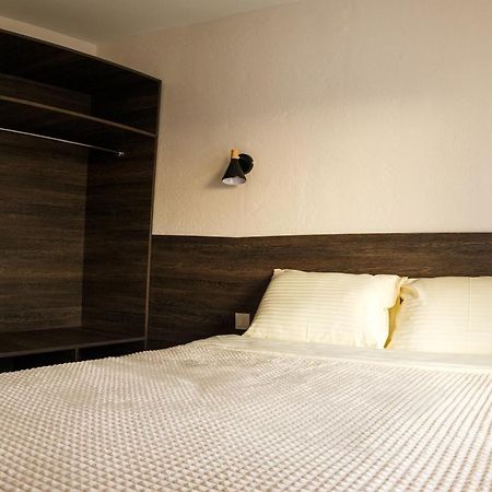 Hotel Colinele Aurii Cimislia Extérieur photo