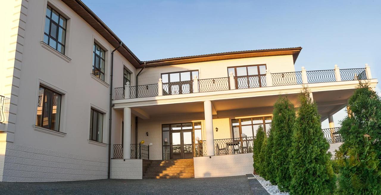 Hotel Colinele Aurii Cimislia Extérieur photo