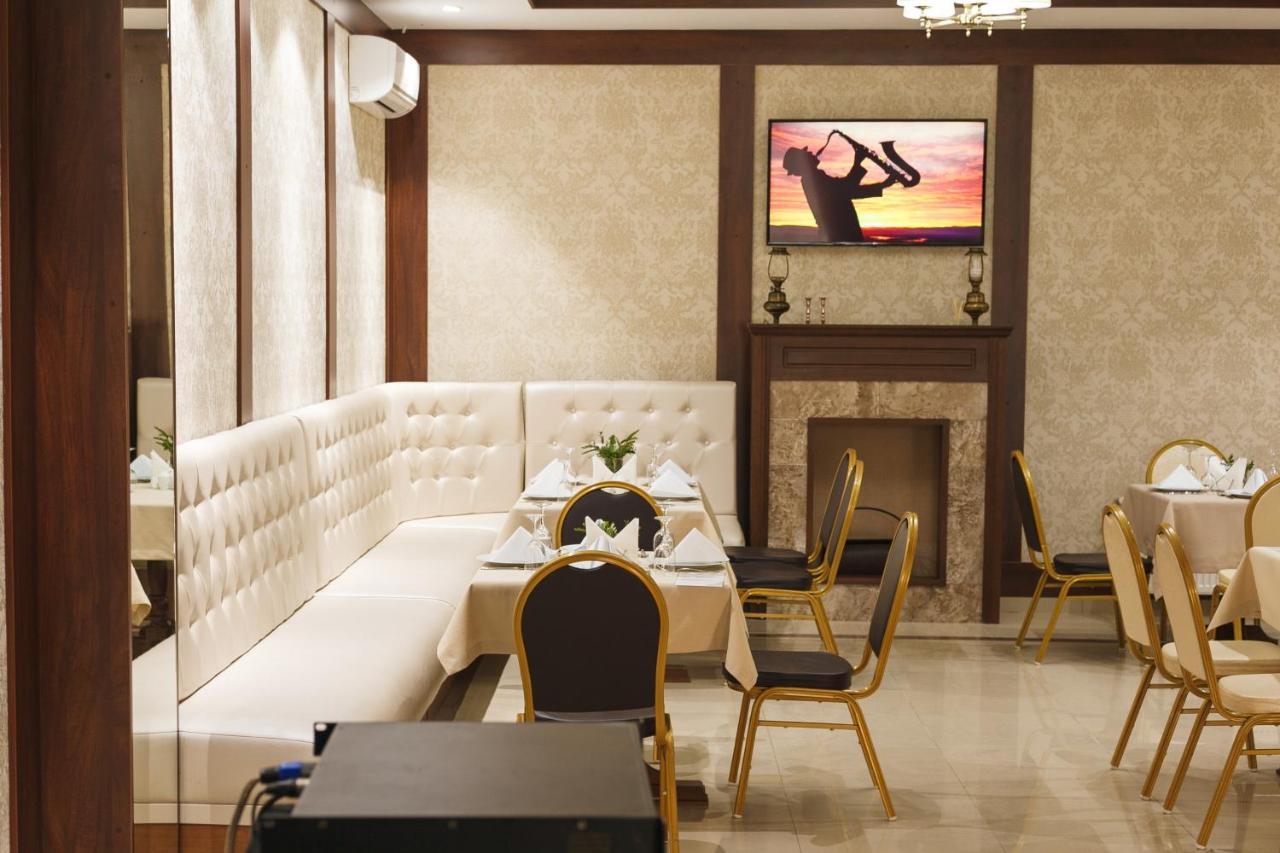 Hotel Colinele Aurii Cimislia Extérieur photo