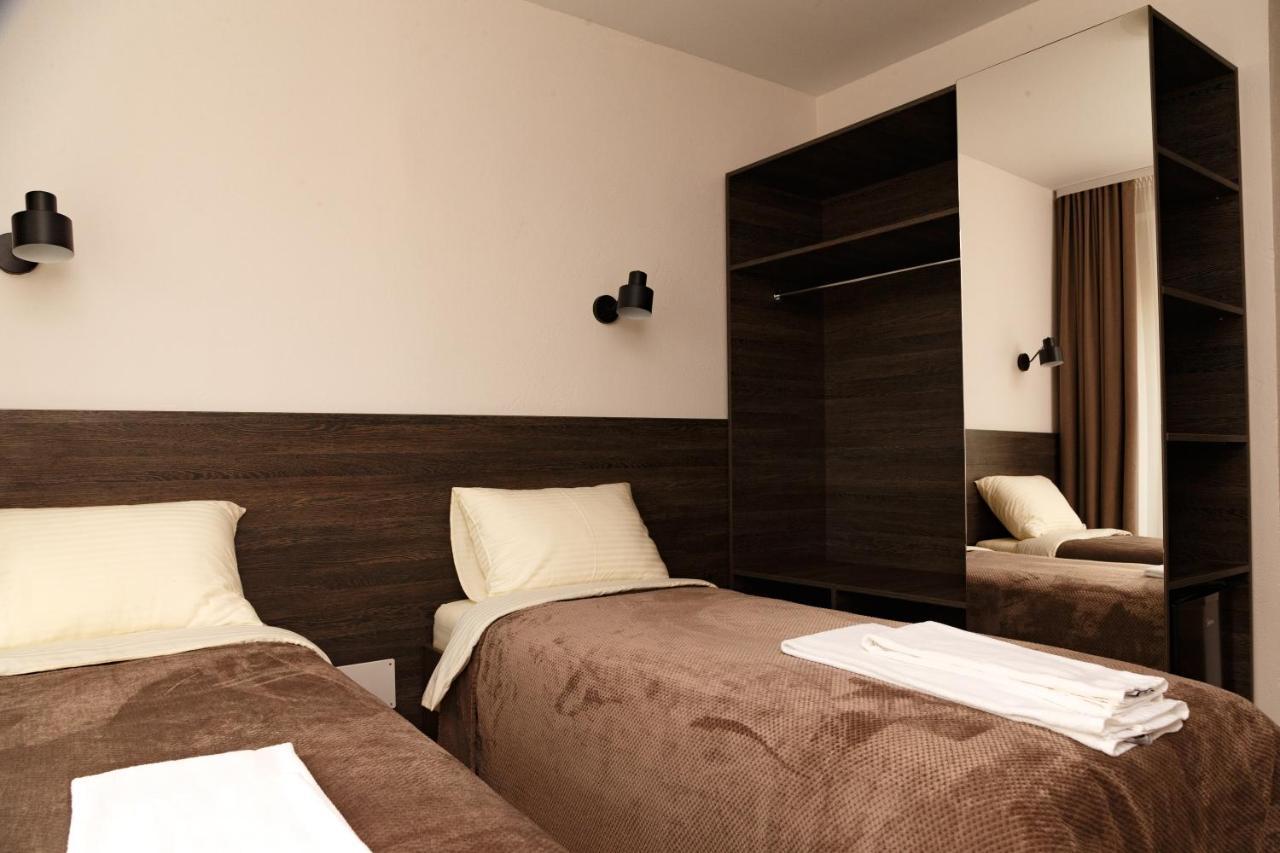 Hotel Colinele Aurii Cimislia Extérieur photo