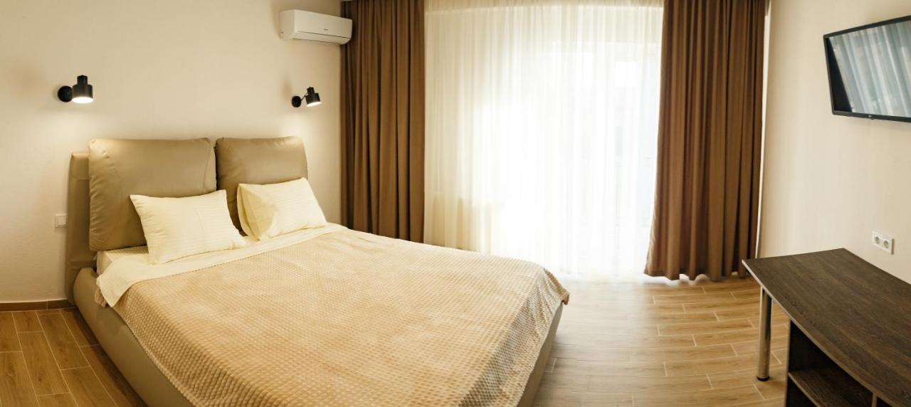 Hotel Colinele Aurii Cimislia Extérieur photo