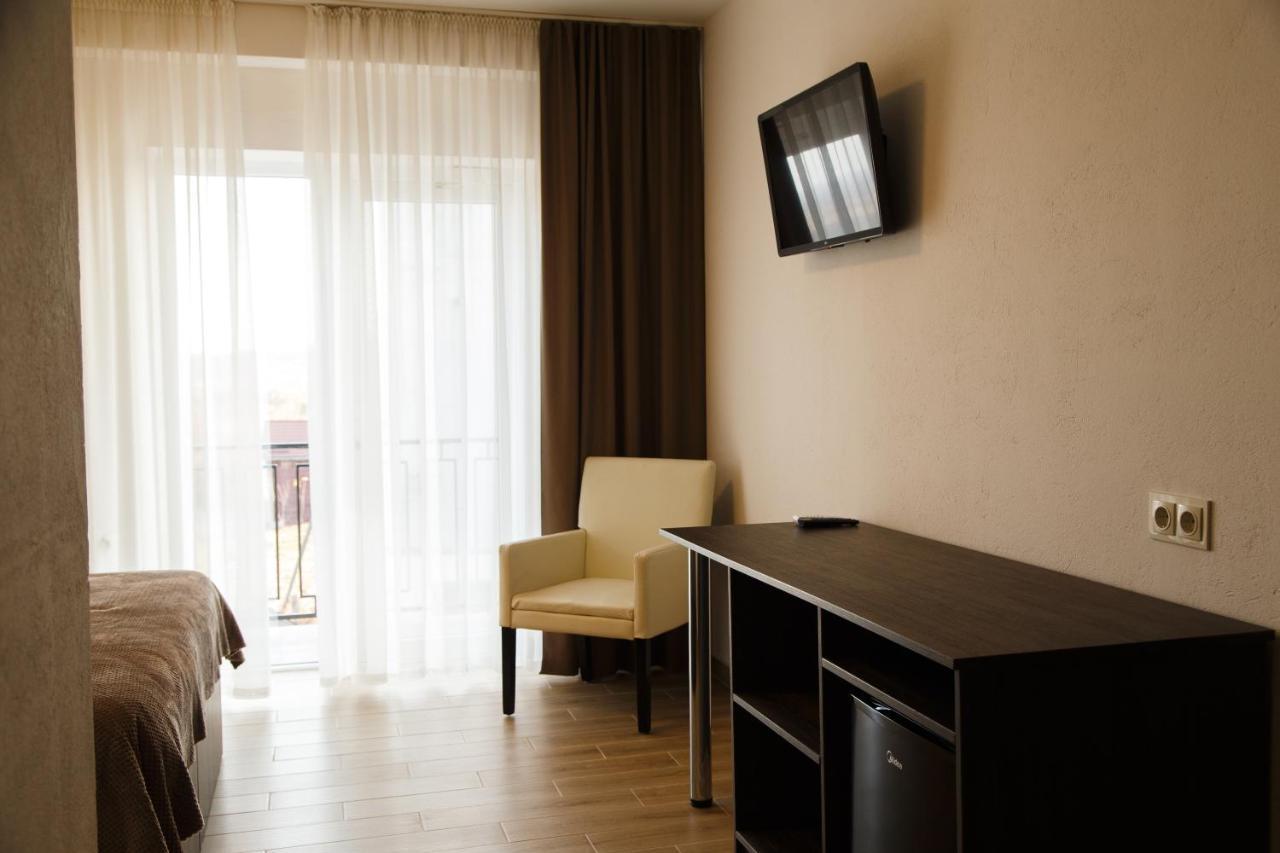 Hotel Colinele Aurii Cimislia Extérieur photo
